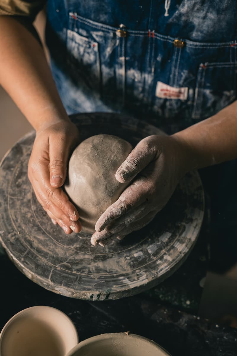 Ruszyły zapisy na jesienne warsztaty ceramiczne dla dorosłych.